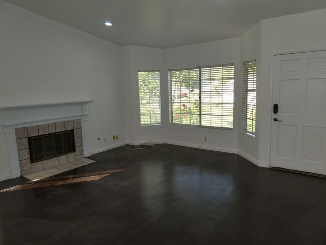 Photo - Single Story 3 Bedroom Home for Rent in Sa...