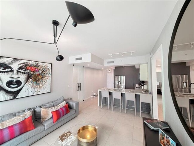 Photo - 31 SE 5th St Unidad 31 SE 5th St 3412