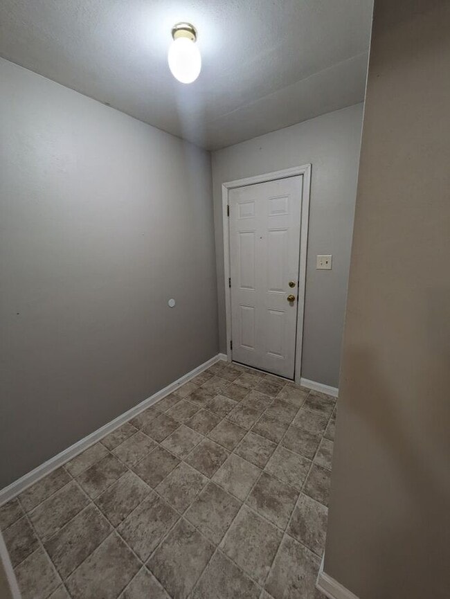 Photo - 2BD/1BA Unit in HIckory