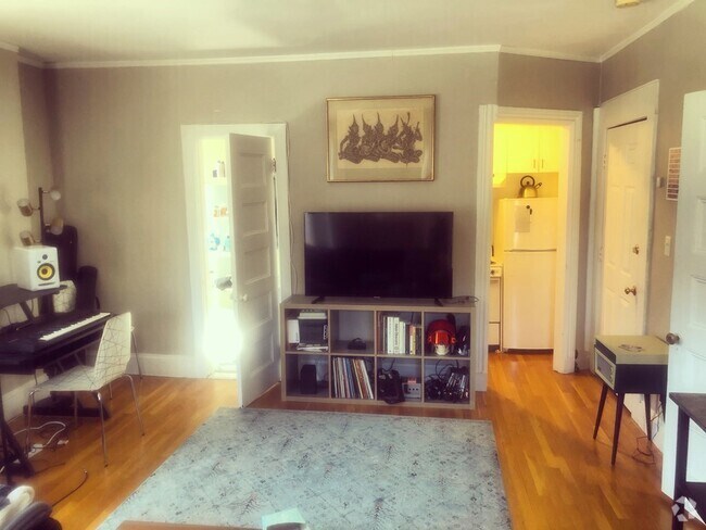 Building Photo - 41 Worcester Sq Unit 3 Rental