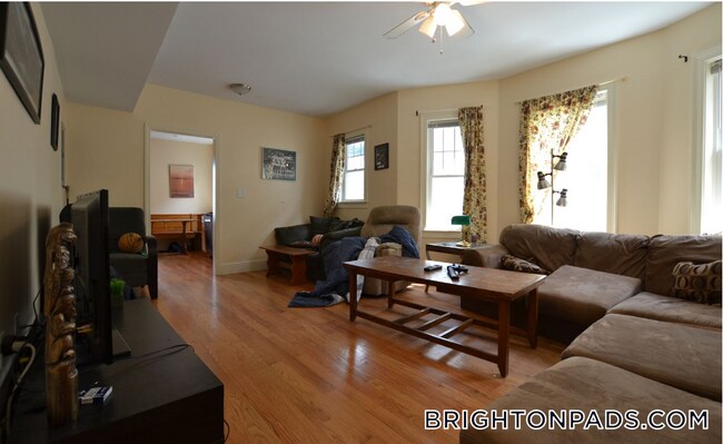 74 Brooks St Unit 2