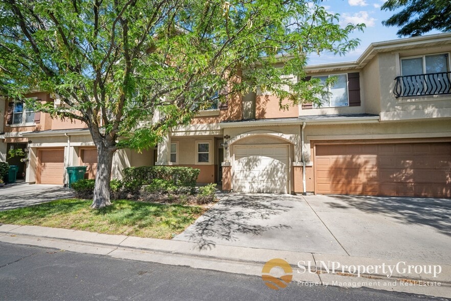 1574 Calais Ct