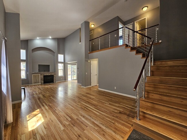 Photo - 11215 Jansen St