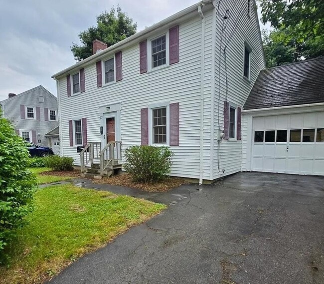 Building Photo - 73 Clemons St