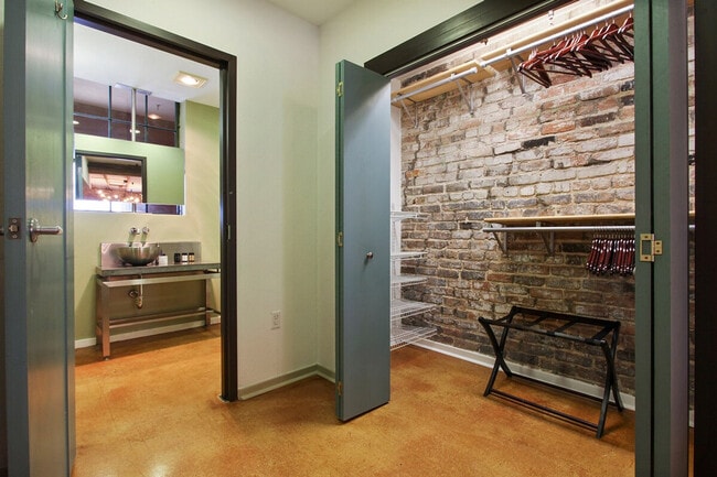 Photo - 1041 Constance St Unidad SI ID1265381P