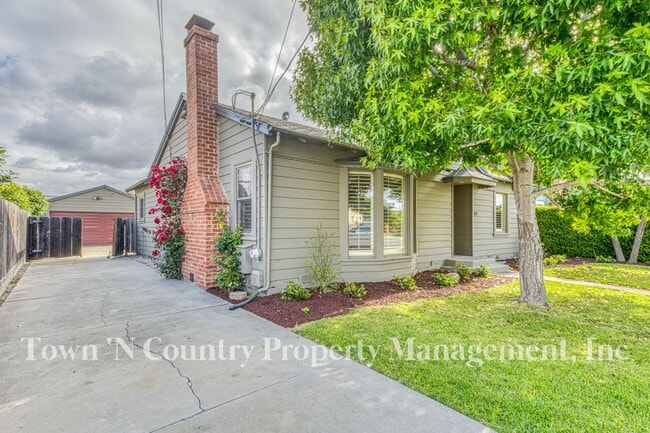 Photo - Charming 2BR/1BA Home in South Salinas!