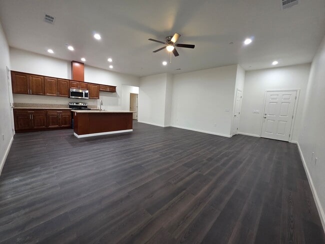 Photo - 2018 E Seeger Ave