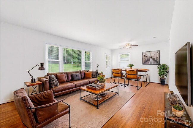 Building Photo - 3121 Sudbury Rd Rental