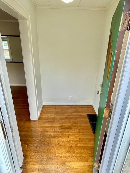 Photo - 5841 Julian Ave