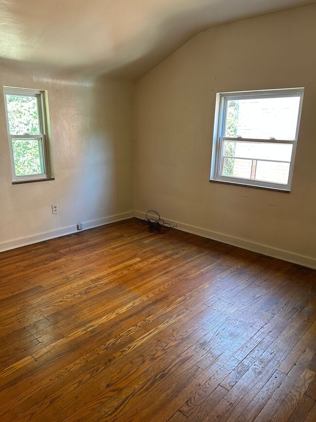 Photo - 1403 Woodlawn Ave