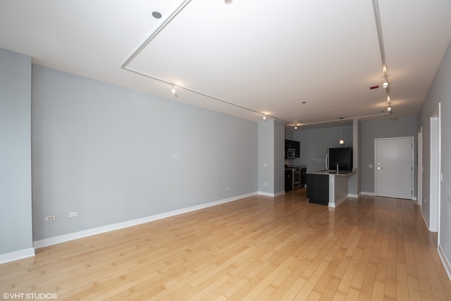 Building Photo - 8 E Randolph Rental