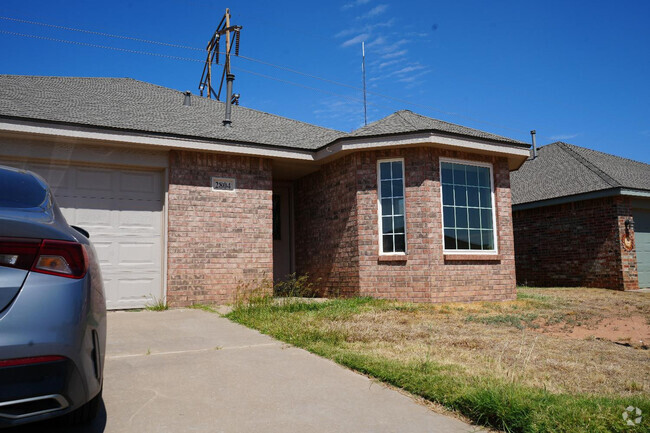 Building Photo - 2804 106th St Rental