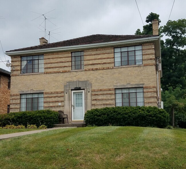 Photo - 4542 Linden Ave Unit #4