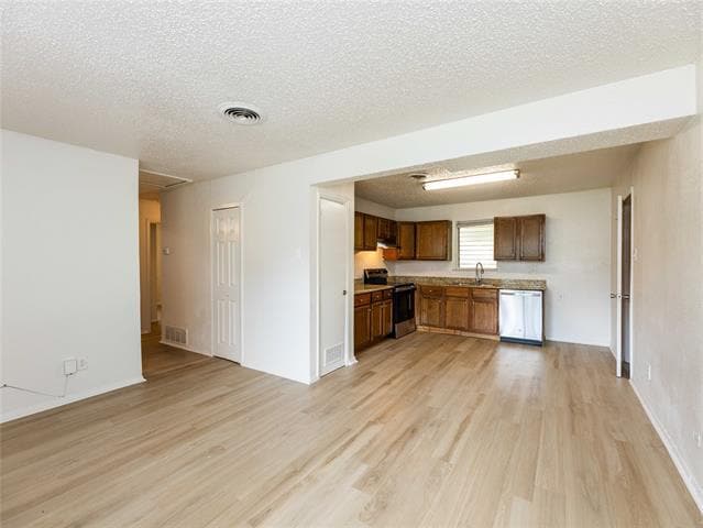 Photo - 2045 Avis Cir