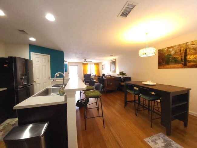 Photo - 5788 Biscay St