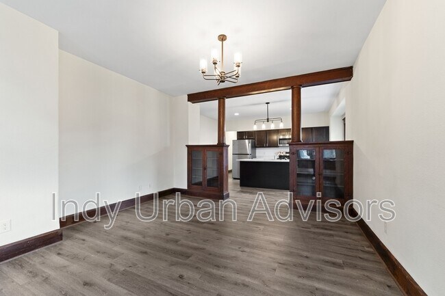 Photo - 1306 Woodlawn Ave Apartment