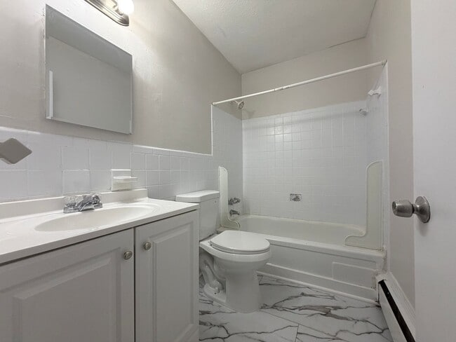 Photo - Spacious 1–3 Bedroom Apartments in South Louisville | Cedar Chase Unit 211