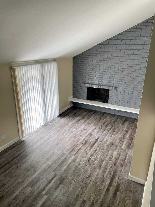 Crystal Lake Apartments For Rent in Crystal Lake, IL
