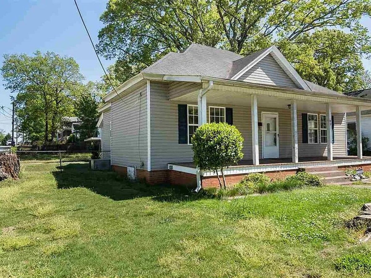 Photo - Comfortable Living in a Convenient Location