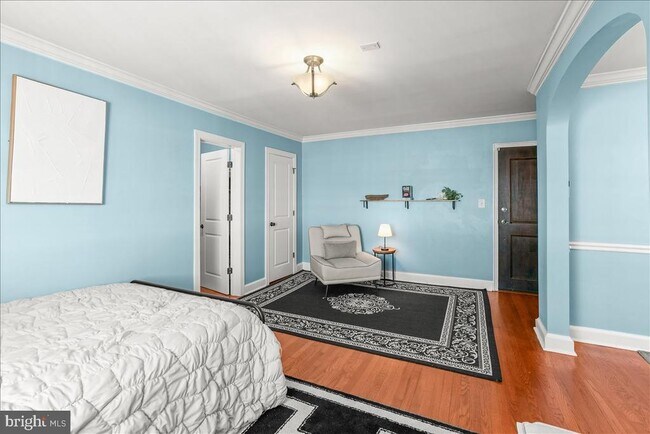 Photo - 820 N Washington St Unit 327