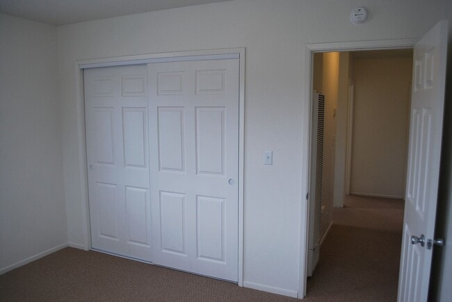 Building Photo - 822 Unit 274