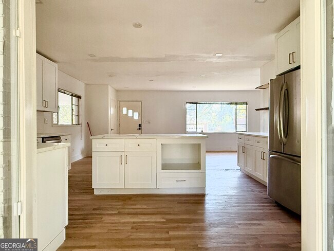 Photo - 2581 Farley St