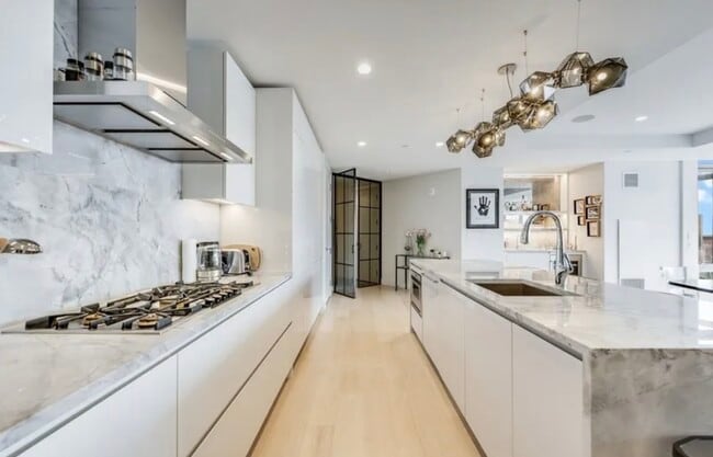 Photo - 133 Seaport Blvd Unit PH1C