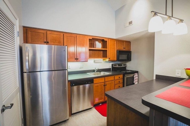 Waterfront Apartments (TCT 1600, LLC)