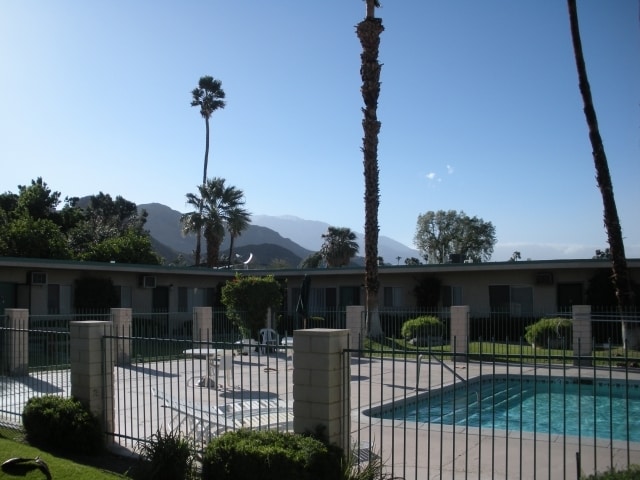 Pool - Rancho Mirage Villa Apartments