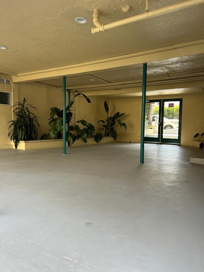 1900 Grace Ave Unidad 5