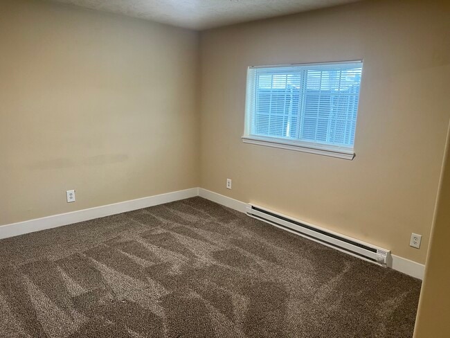 Photo - 33 E Lacrosse Ave