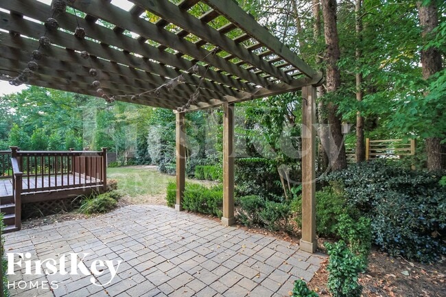 6 Graybark Ct