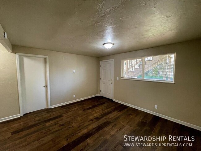 Photo - 1857 W 12th Ave