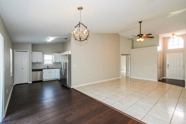 Photo - 117 Lookout Dr