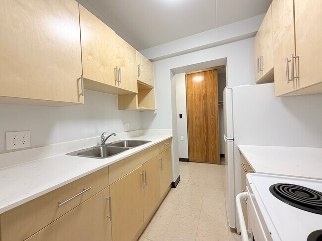 Photo - 2 BED / 1 BATH APARTMENT FOR SENIORS – $1,209 ALL UTILITIES INCLUDED Unité 508