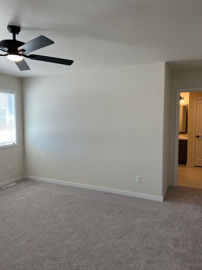 1360 Goldenwood Dr