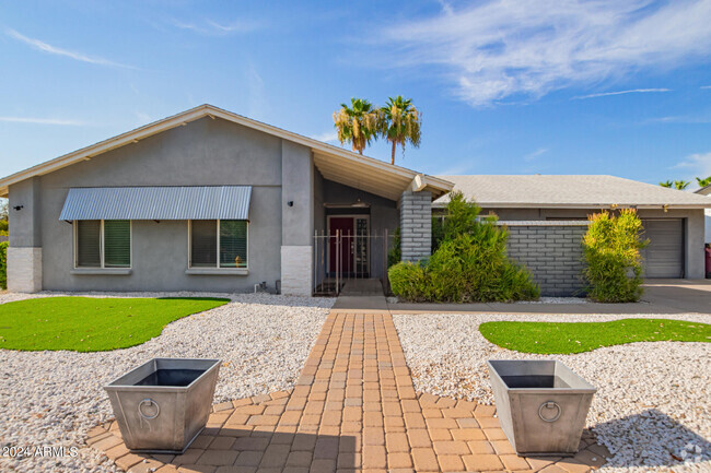 Building Photo - 8902 E Cholla St Rental