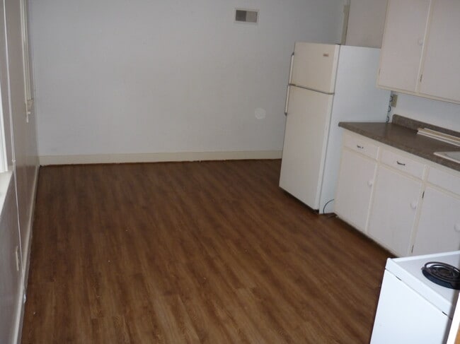 Equipo - 611 N Water St Unidad #4