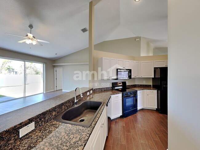 Photo - 1403 22nd Ave W