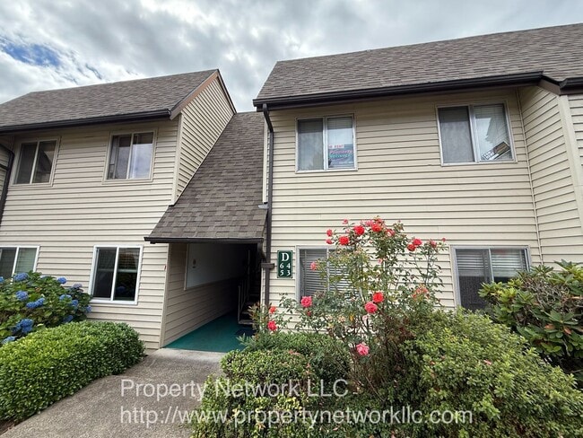 Building Photo - Gresham 2 Bedroom Condo with Garage Unit D-4