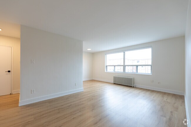 1BR, 1BA - Living Room - 3 Swift Drive