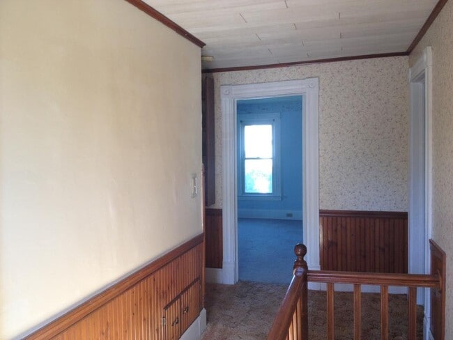Photo - 381 E Main Rd