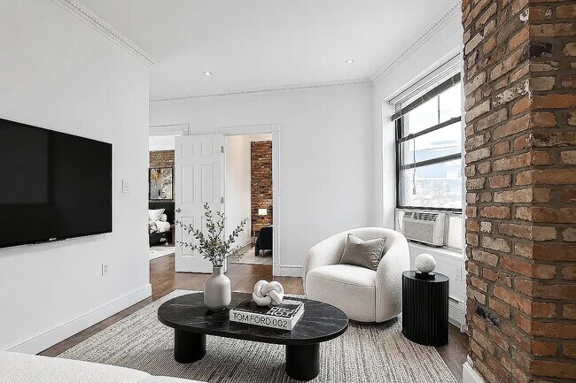 107 Christopher St Unit 16