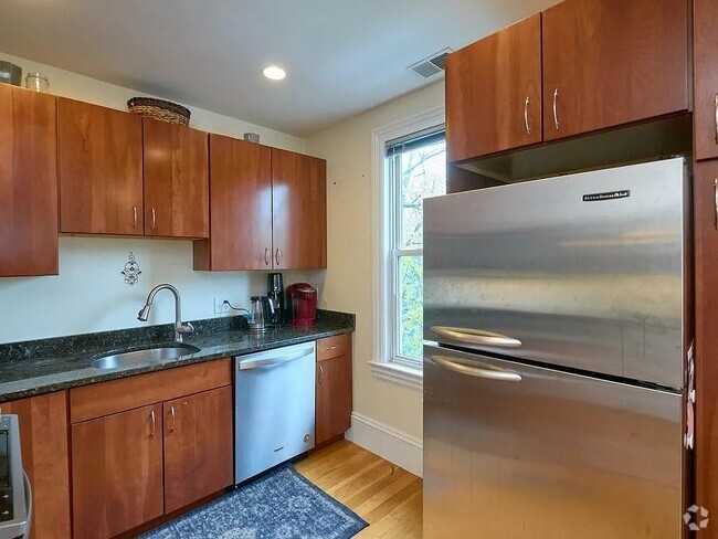 Building Photo - 515 Green St Rental