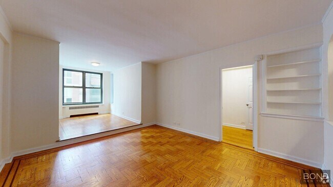 Building Photo - 124 E 24th St Unit 5K Rental