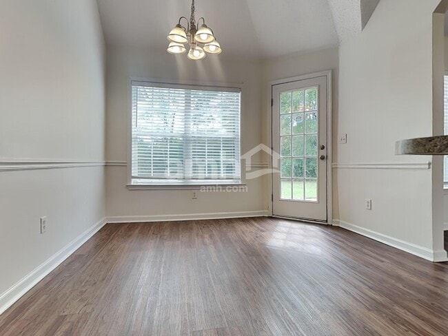 Photo - 8981 Oak Grove Blvd