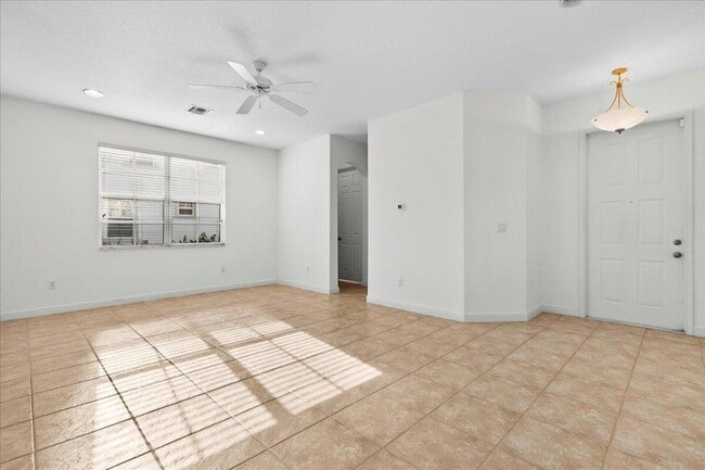 Photo - 556 Tomahawk Ct