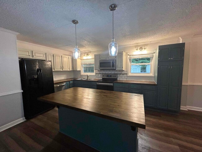 Photo - 436 Riverdale Rd