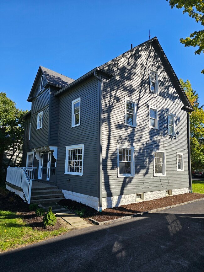 side view - 7 Maple St