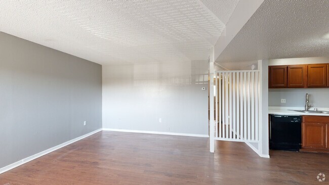 3BR, 2BA - 1100SF